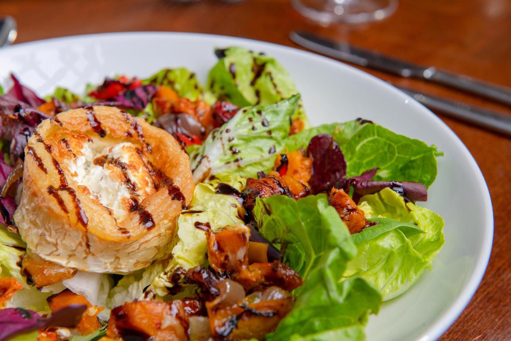 The Millstone, Mellor Hotel Blackburn  Bagian luar foto A salad with goat's cheese