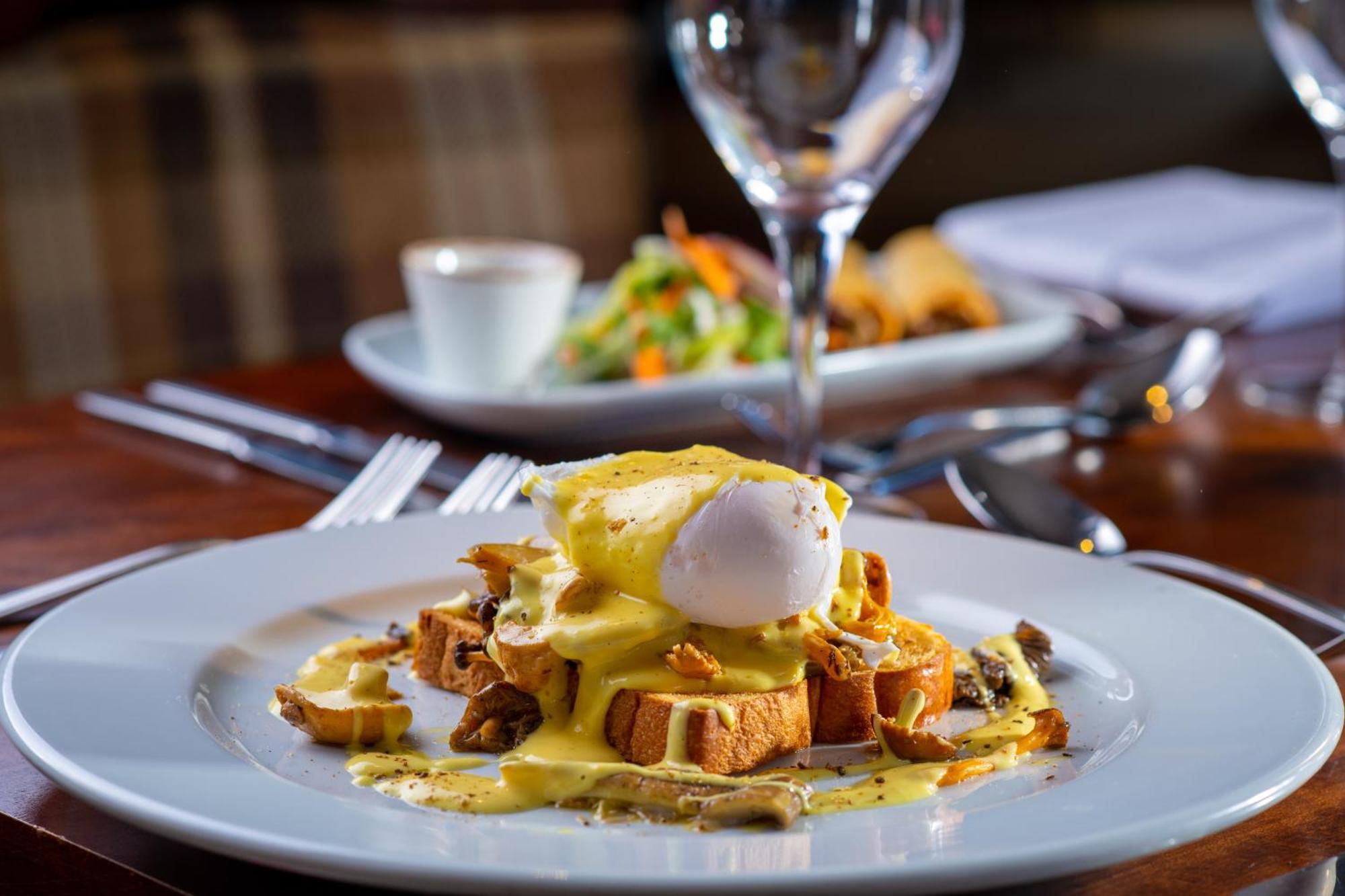 The Millstone, Mellor Hotel Blackburn  Bagian luar foto Eggs Benedict