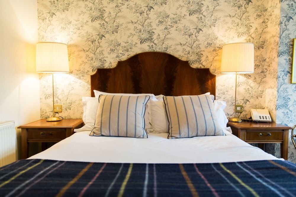 The Millstone, Mellor Hotel Blackburn  Bagian luar foto A bedroom at the hotel